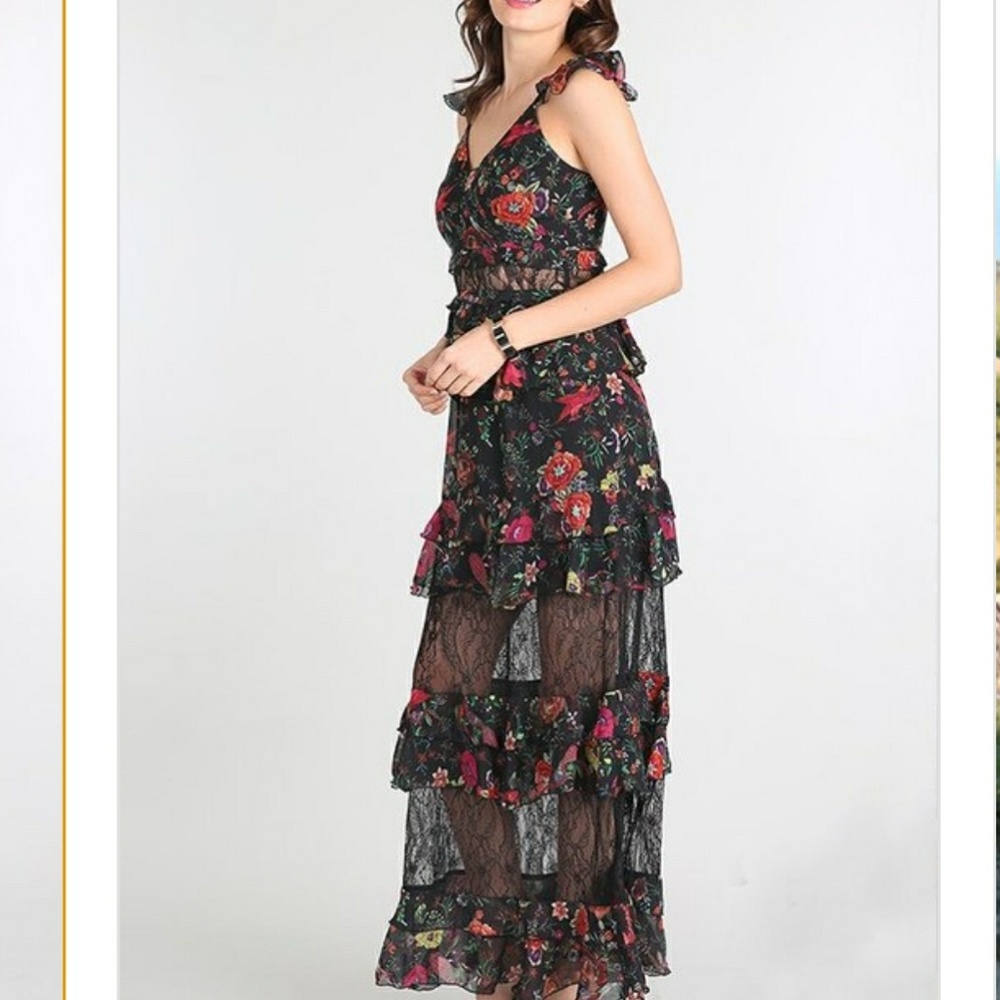 😙Nikibiki l BEAUTIFUL FLORAL DRESS - Picture 2 of 4